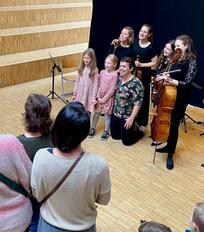 Zum Abschluss ein Foto mit den jungen Fans