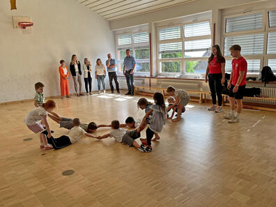 "Karotten ziehen" bei den Oberlengenhardter Vorschulkindern