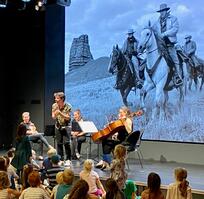 Die Kinder wissen schon ganz viel über die Instrumente