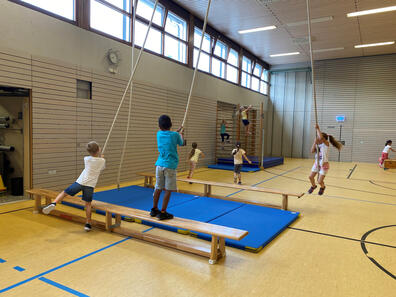 Die Vorschulkinder der Simmozheimer Kindergärten „Schillerfalter“ und „Max & Moritz“ bekommen wöchentlich eine solche Sporteinheit. 